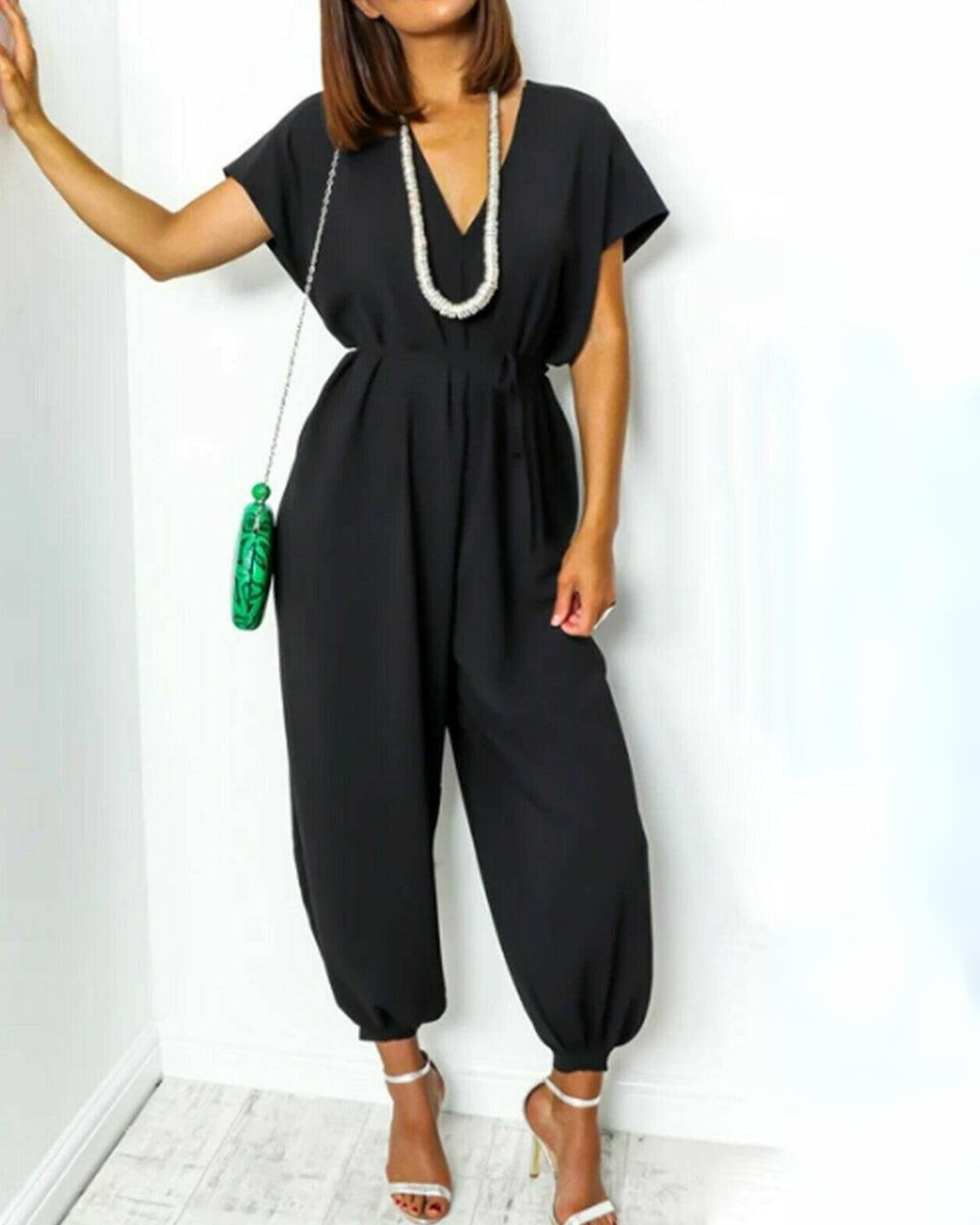 Lässiger V-Ausschnitt-Jumpsuit für Damen | Ideal für den Sommer