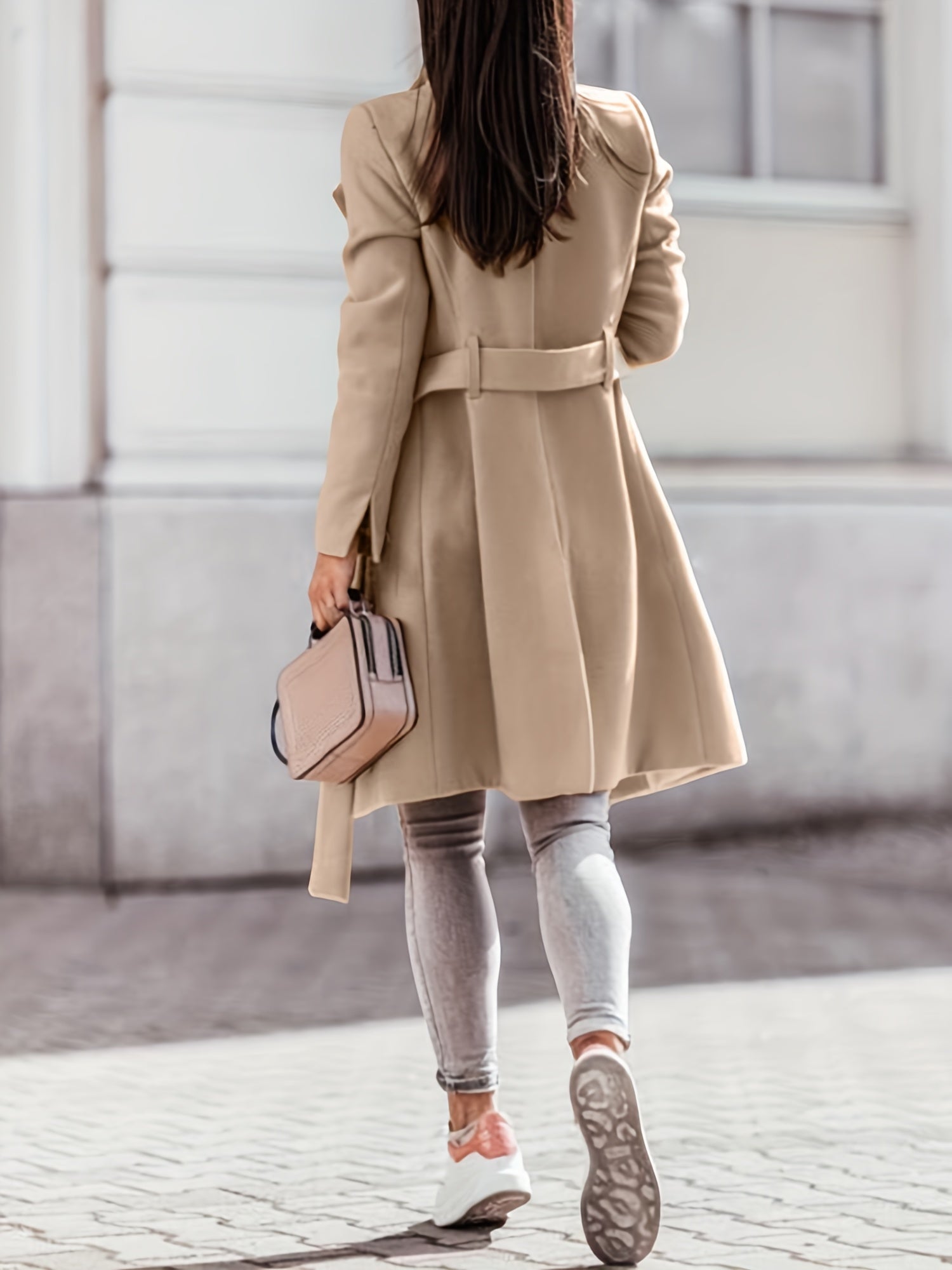 Klassischer Beige Wolle Trenchcoat Mit Doppelchnopf Und Gurt für Damen | Ideal für alle Jahreszeiten