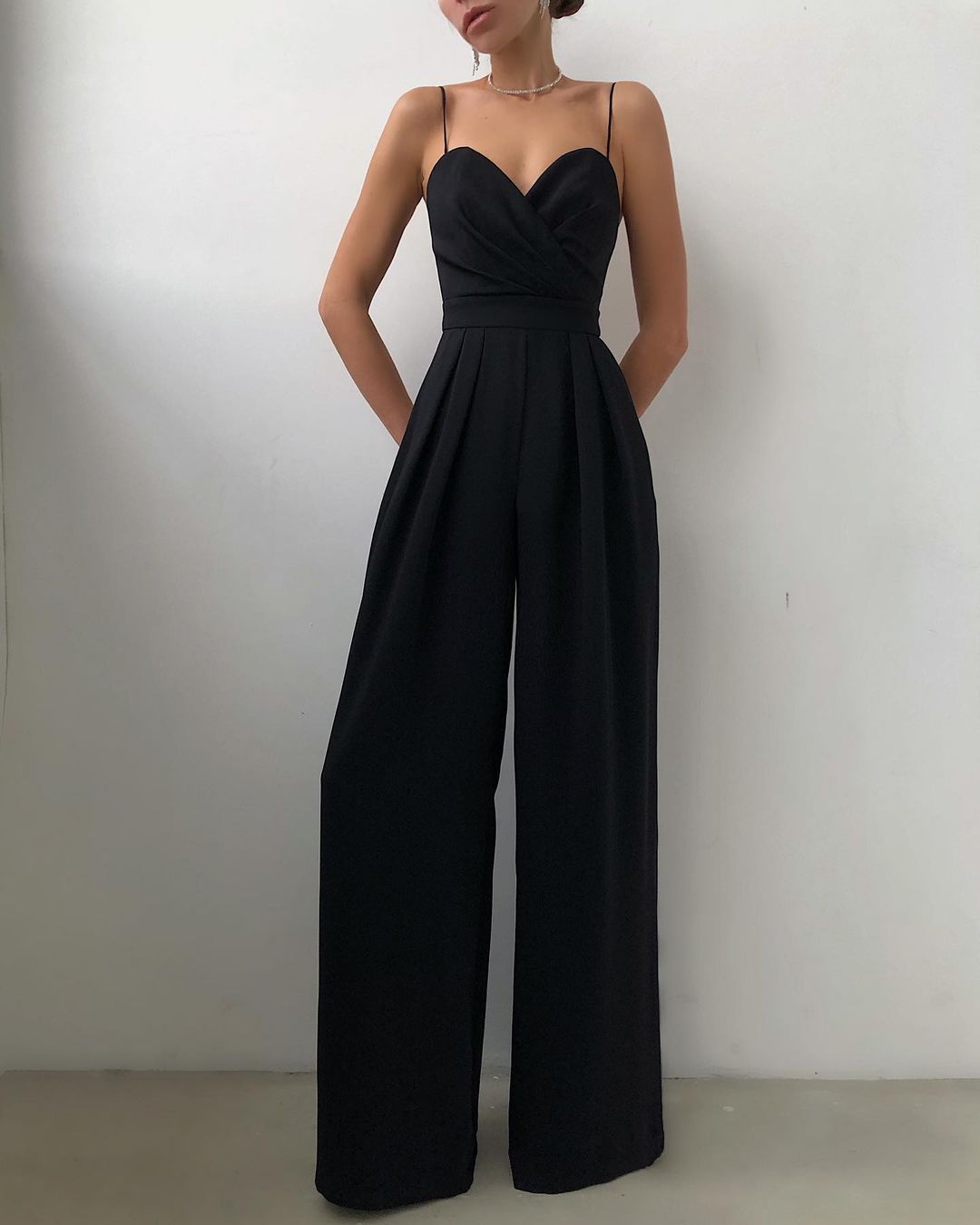 Elegant Spaghettiträger Weitbein Jumpsuit für Damen | Perfekt für legere Tage