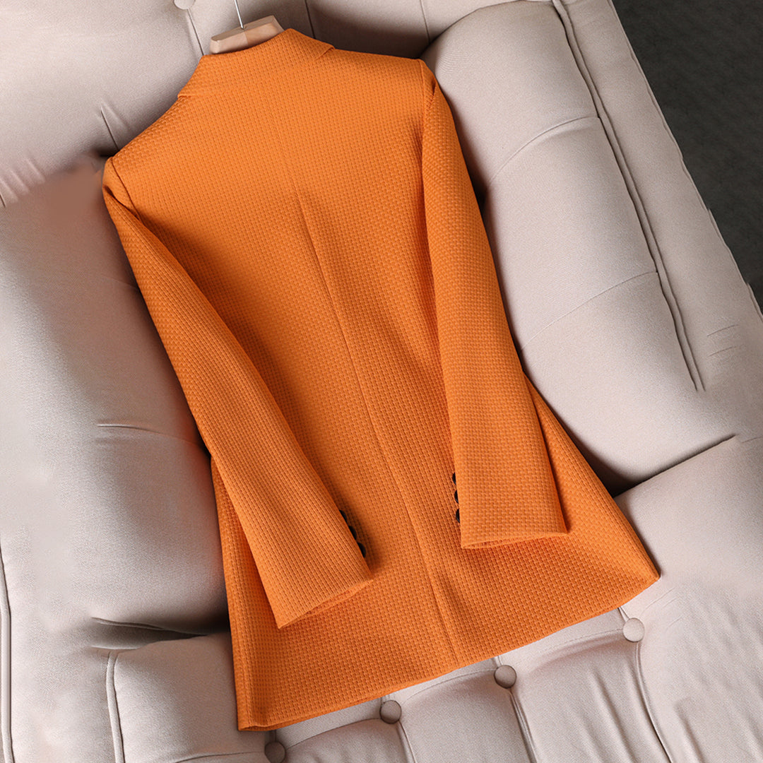 Schicker Orangefarbener Blazer Mit Chnöpfl Und Strukturstoff für Damen | Ideal für alle Jahreszeiten