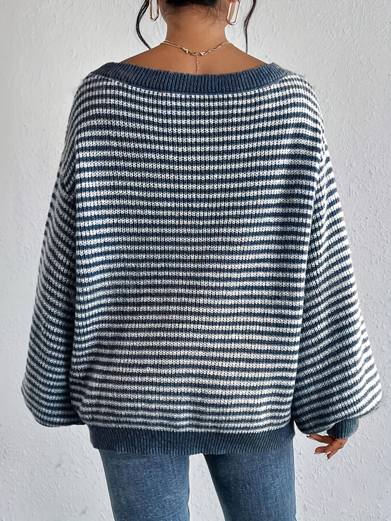 Klassisch Gstrickti Pulli Mit Streifli Und Dehnbarem Stoff Für Damen | Ideal für den Winter